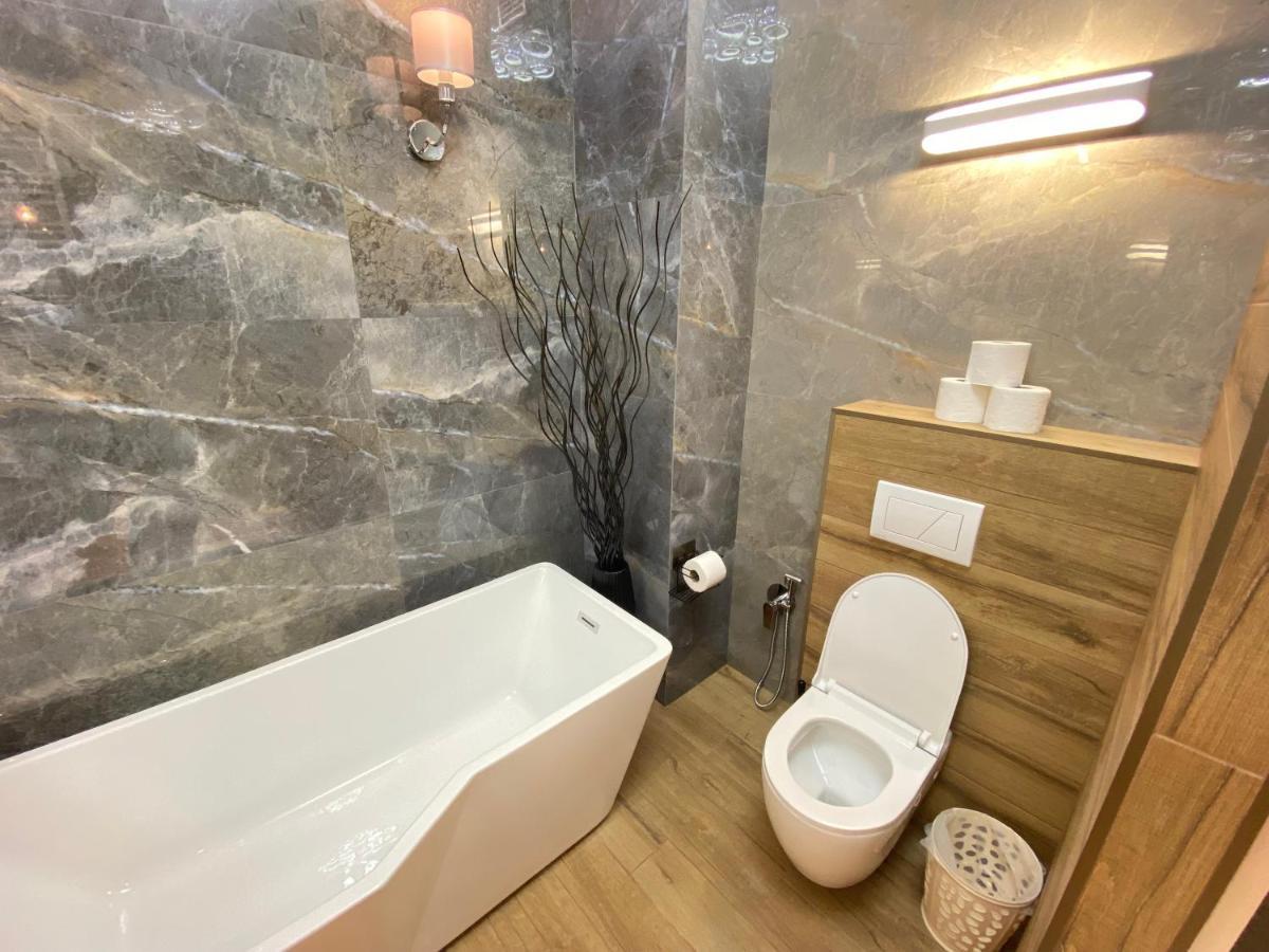 Rentnow Modern Lux Apartment In Centre Chisinau Ngoại thất bức ảnh