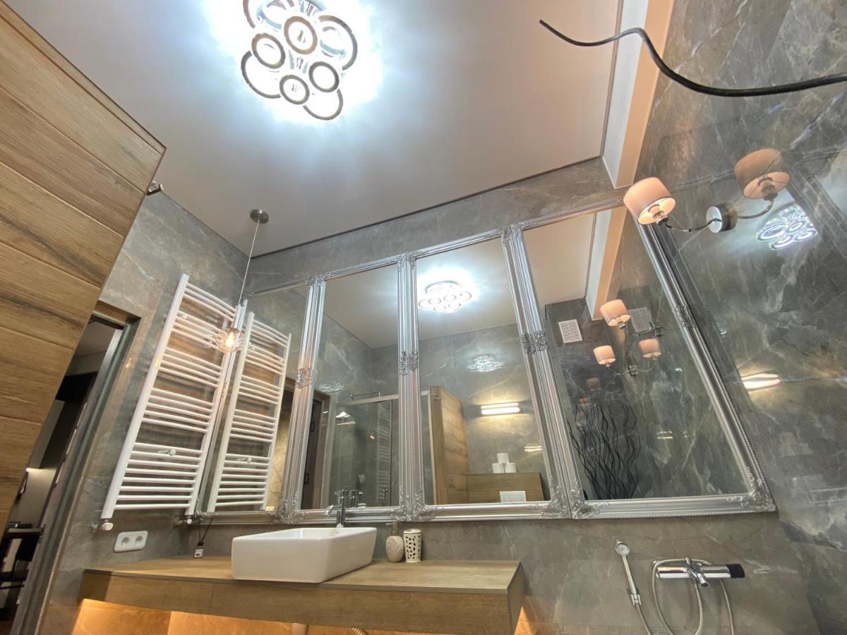 Rentnow Modern Lux Apartment In Centre Chisinau Ngoại thất bức ảnh