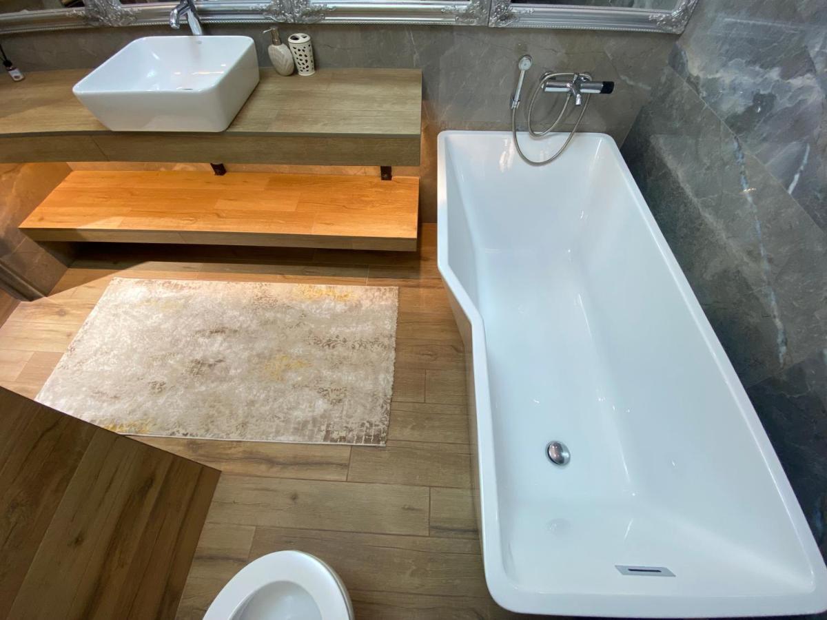 Rentnow Modern Lux Apartment In Centre Chisinau Ngoại thất bức ảnh