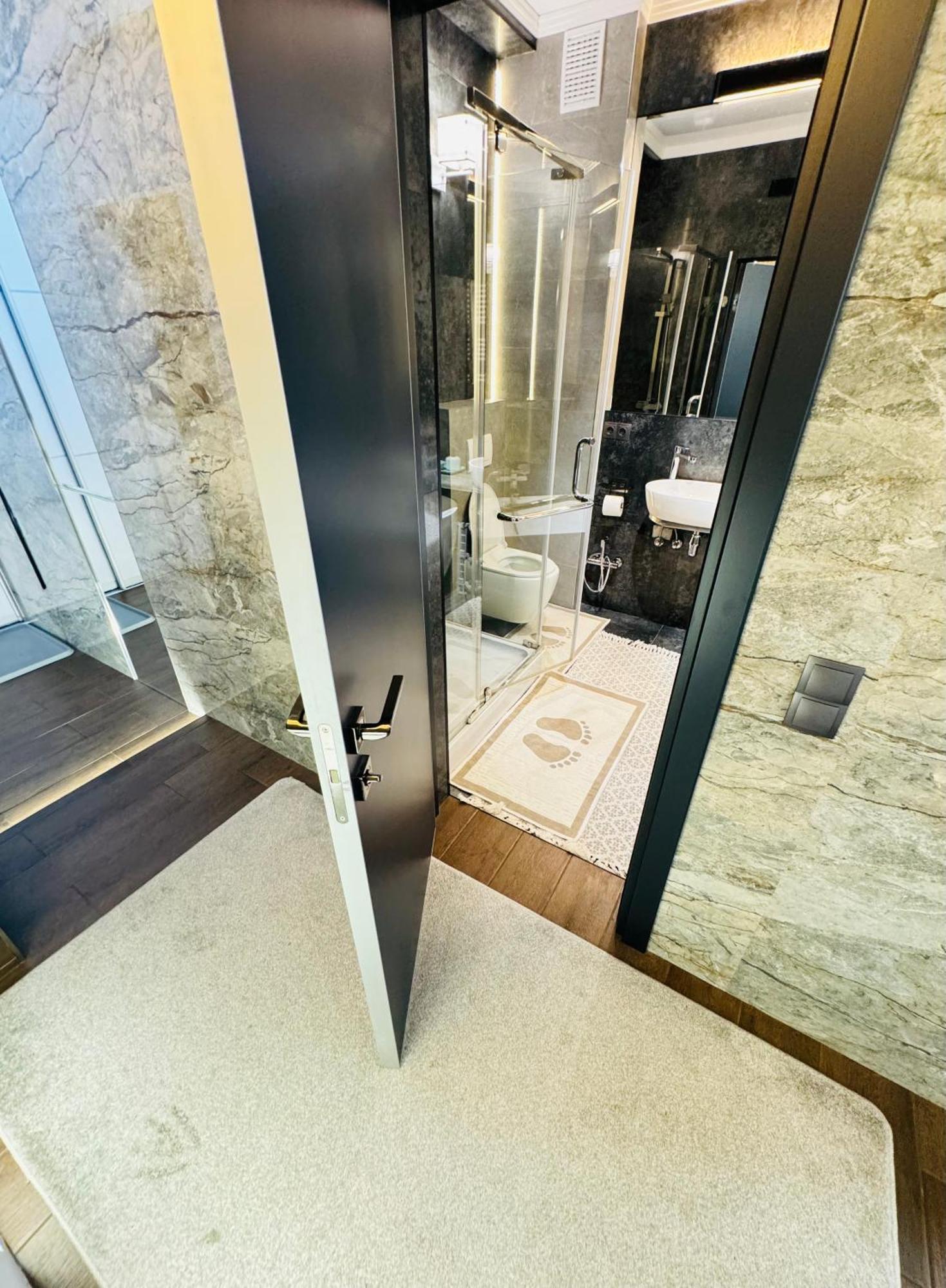 Rentnow Modern Lux Apartment In Centre Chisinau Ngoại thất bức ảnh