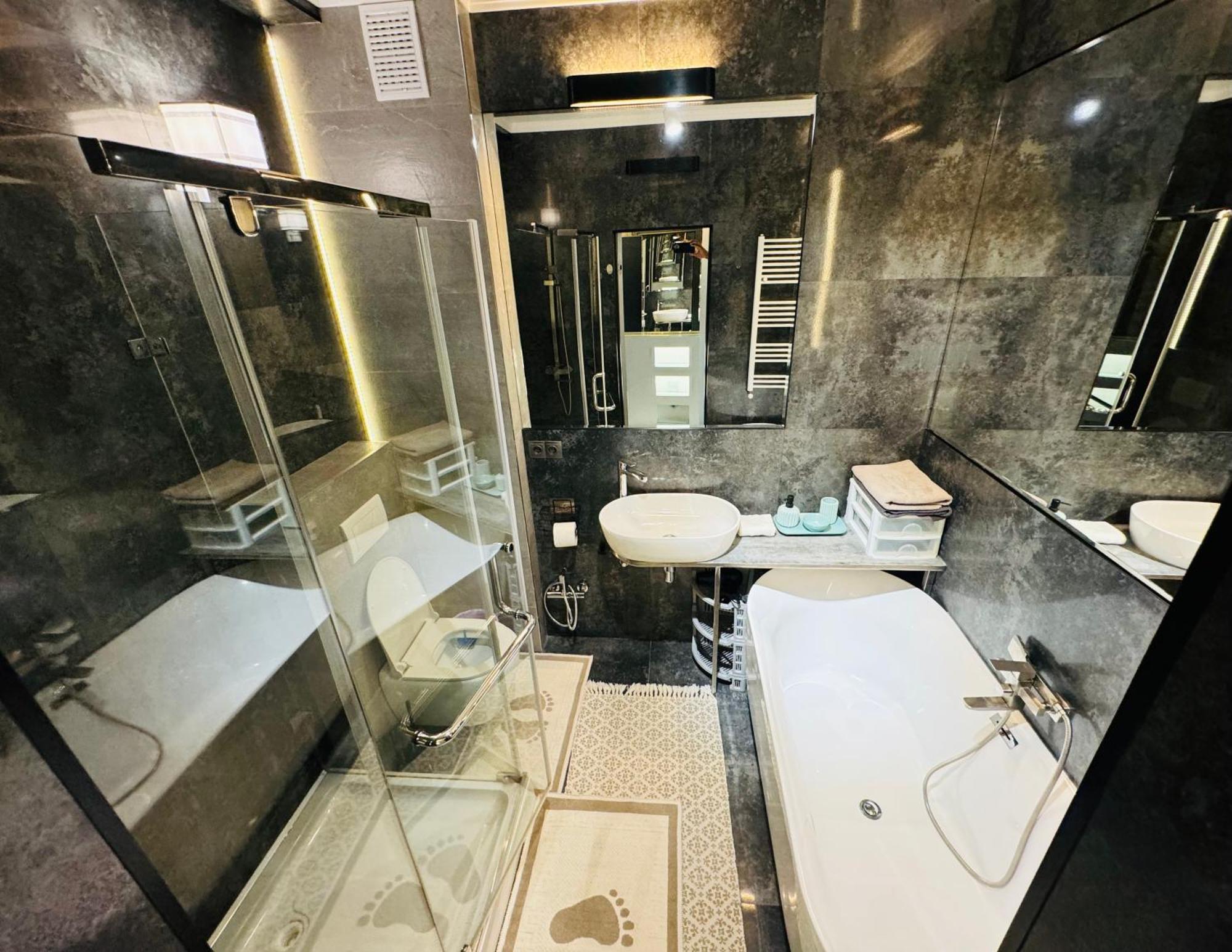 Rentnow Modern Lux Apartment In Centre Chisinau Ngoại thất bức ảnh
