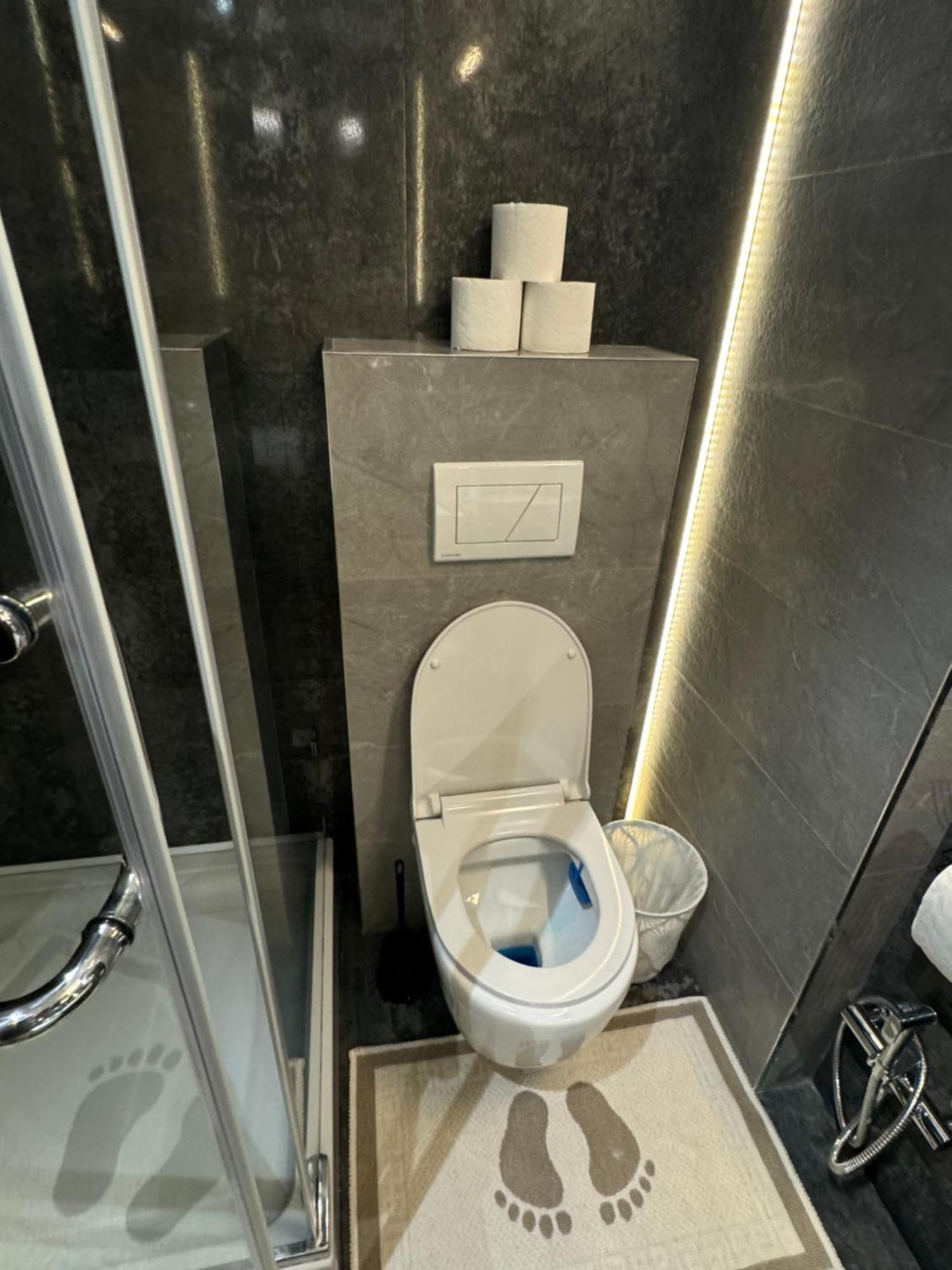 Rentnow Modern Lux Apartment In Centre Chisinau Ngoại thất bức ảnh